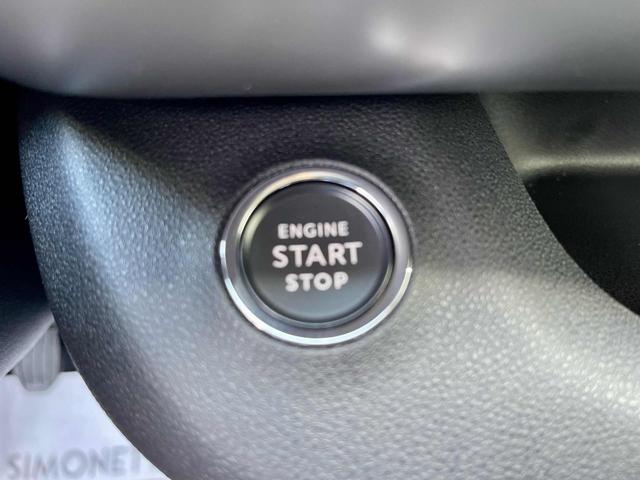 JEEP Avenger usata, con USB