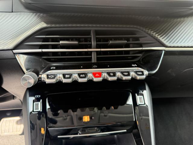 PEUGEOT 208 usata, con Volante in pelle