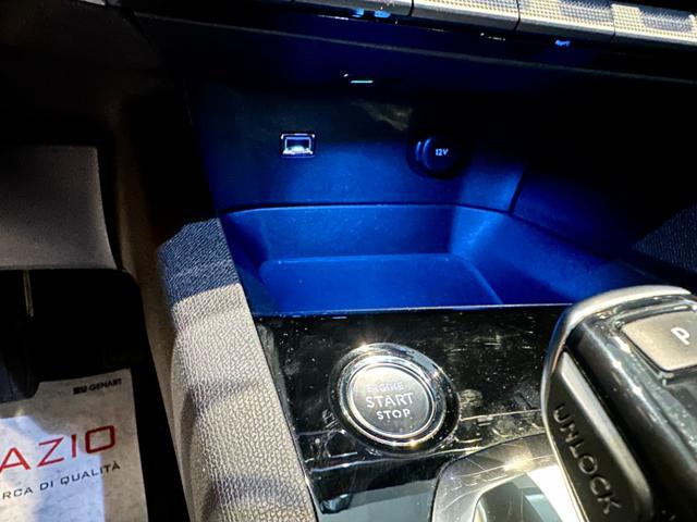 PEUGEOT 3008 usata, con Sedile posteriore sdoppiato