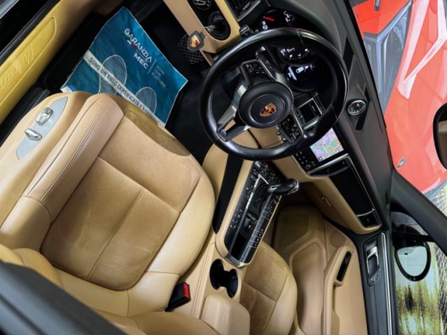 PORSCHE Macan usata, con Bracciolo