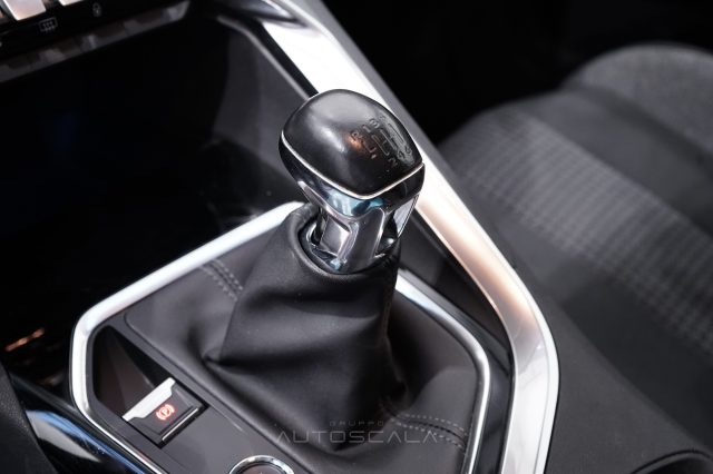 PEUGEOT 3008 usata, con Sensore di pioggia