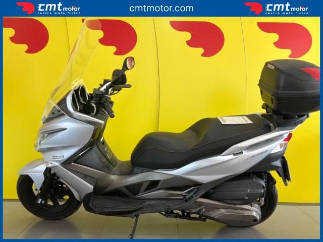 KAWASAKI J 300 usata 2