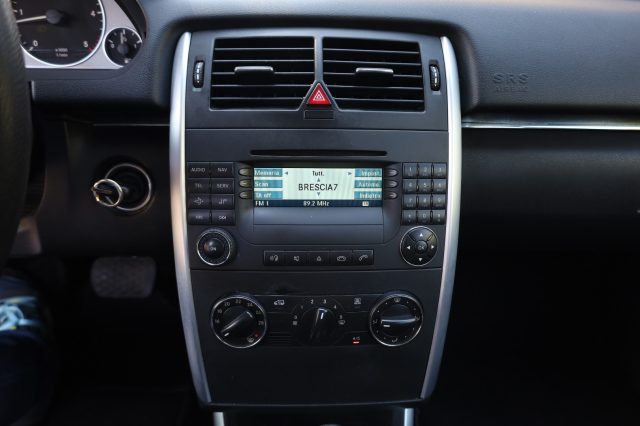 MERCEDES-BENZ B 180 usata, con Isofix