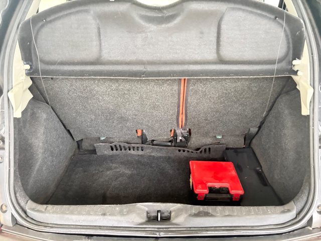 NISSAN Micra usata, con Sensori di parcheggio posteriori