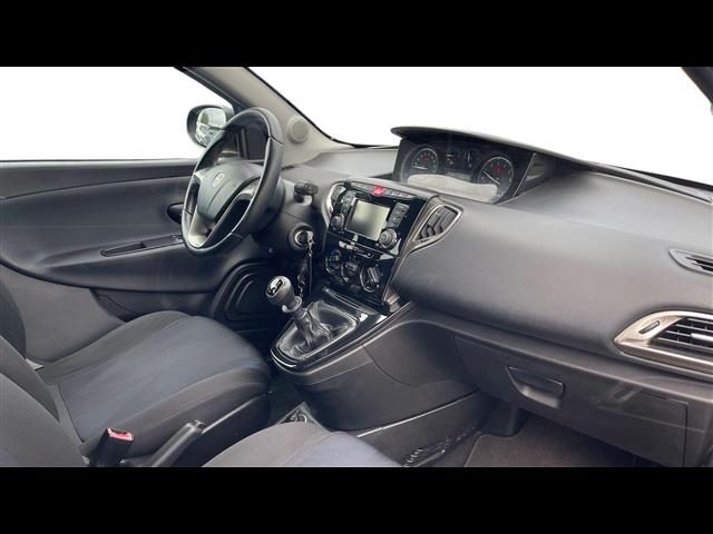 LANCIA Ypsilon usata, con Lettore CD