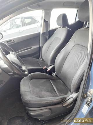 HYUNDAI i10 usata, con Sedile posteriore sdoppiato
