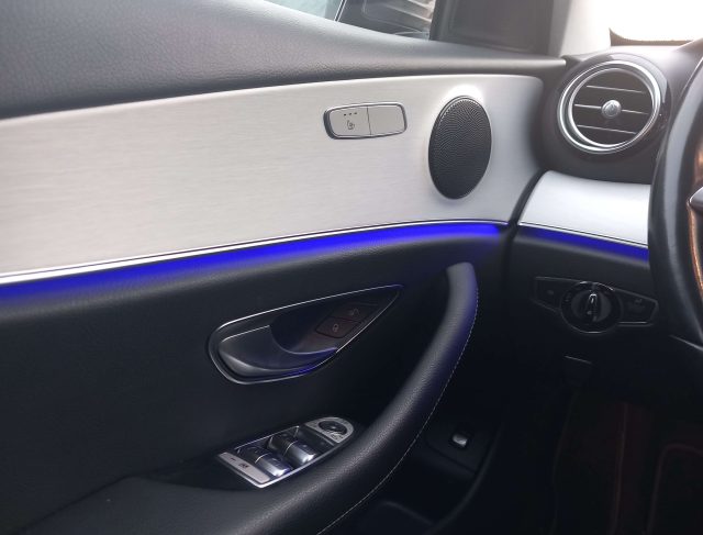 MERCEDES-BENZ E 200 usata, con Lettore CD