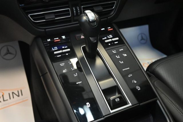 PORSCHE Macan usata 238