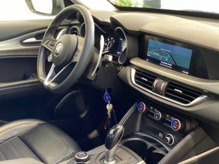 ALFA ROMEO Stelvio usata, con Controllo automatico clima