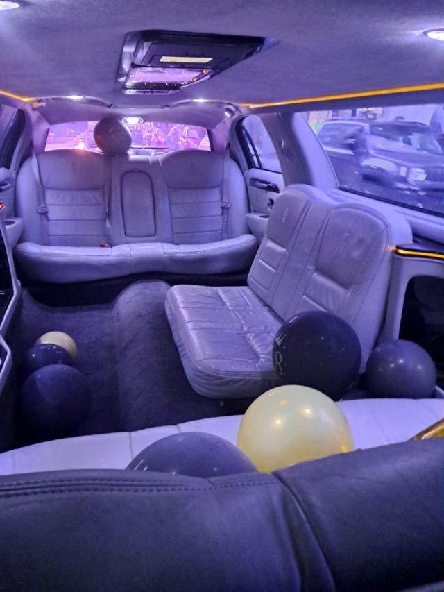 LINCOLN Town Car usata, con Autoradio