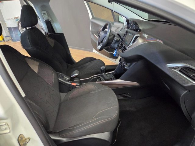 PEUGEOT 2008 usata, con Bluetooth
