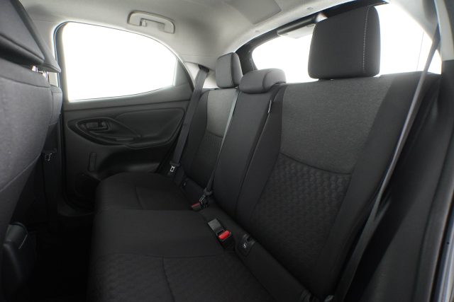 TOYOTA Yaris usata 9