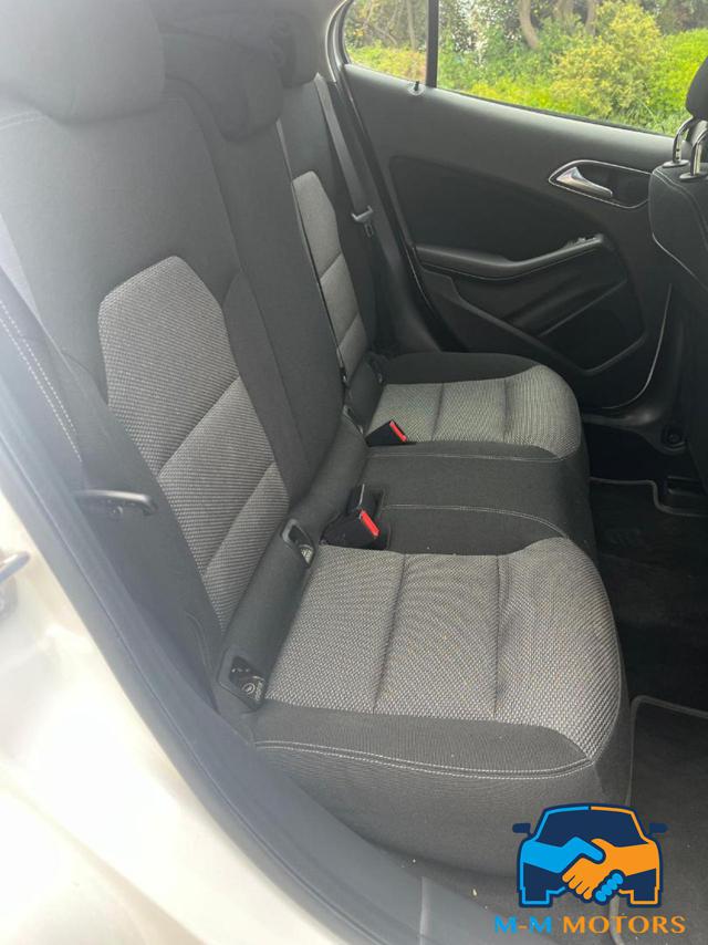 MERCEDES-BENZ GLA 180 usata 19