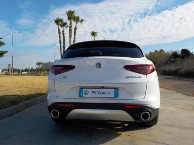 ALFA ROMEO Stelvio usata, con Sedile posteriore sdoppiato