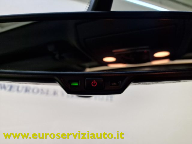 AUDI Q7 usata, con Sensori di parcheggio anteriori