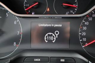 OPEL Crossland X usata, con Sensori di parcheggio anteriori
