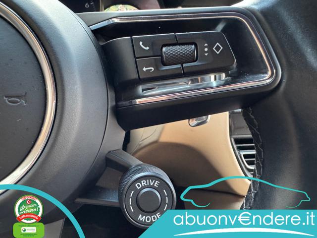 PORSCHE Macan usata, con Park Distance Control