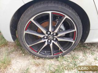 TOYOTA Yaris usata 23