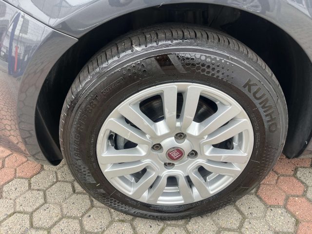 FIAT Punto usata, con Volante in pelle