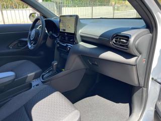 TOYOTA Yaris Cross usata, con Controllo automatico clima