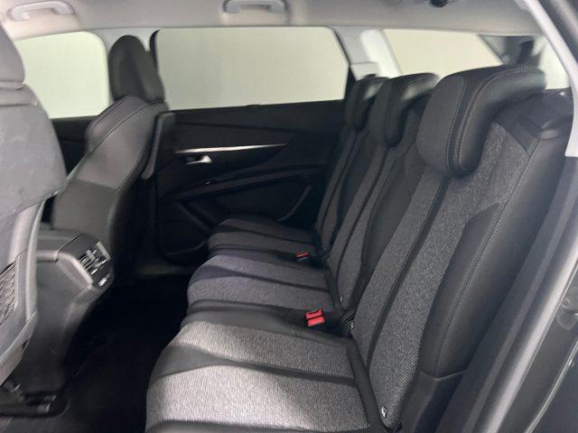 PEUGEOT 5008 usata, con Controllo automatico clima