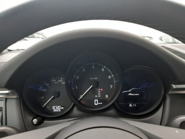 PORSCHE Macan usata, con Boardcomputer