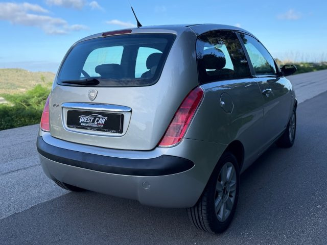 LANCIA Ypsilon usata, con Fendinebbia