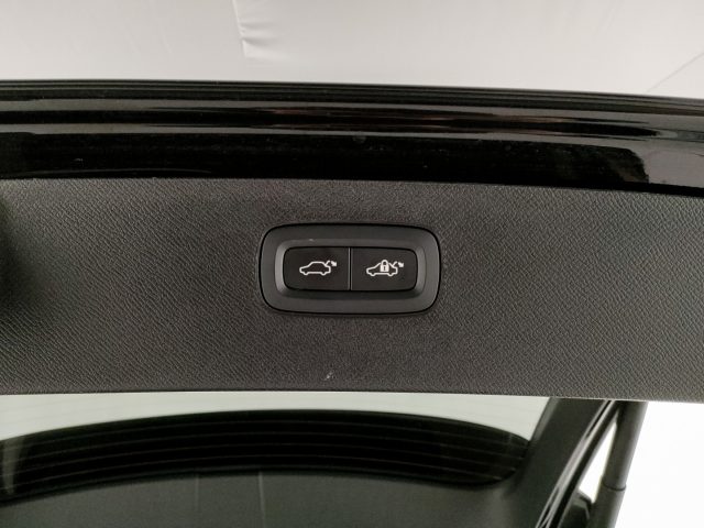 VOLVO XC90 usata, con Sistema di navigazione