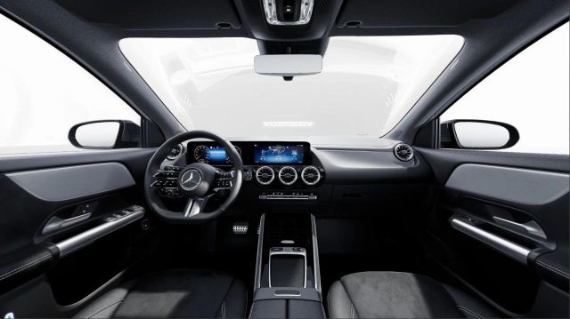 MERCEDES-BENZ GLA 200 usata, con Cerchi in lega