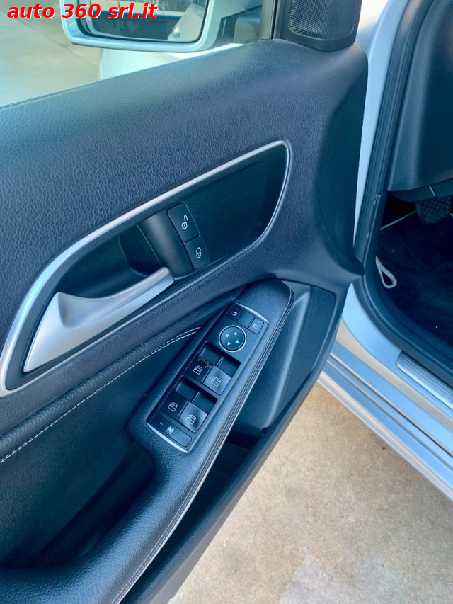 MERCEDES-BENZ A 180 usata, con Climatizzatore