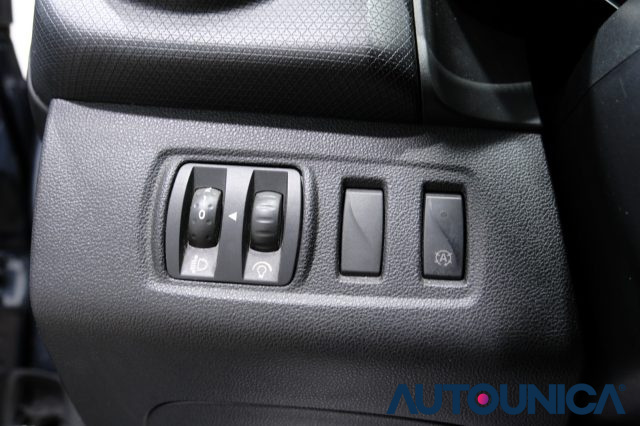 RENAULT Clio usata, con Monitoraggio pressione pneumatici