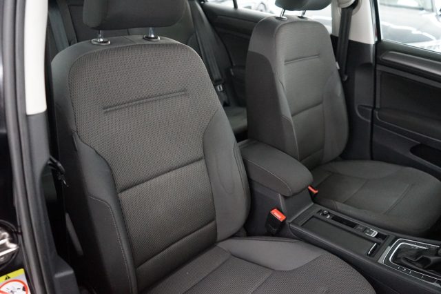 VOLKSWAGEN Golf usata, con Frenata d