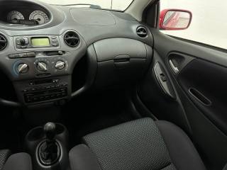 TOYOTA Yaris usata, con Sound system