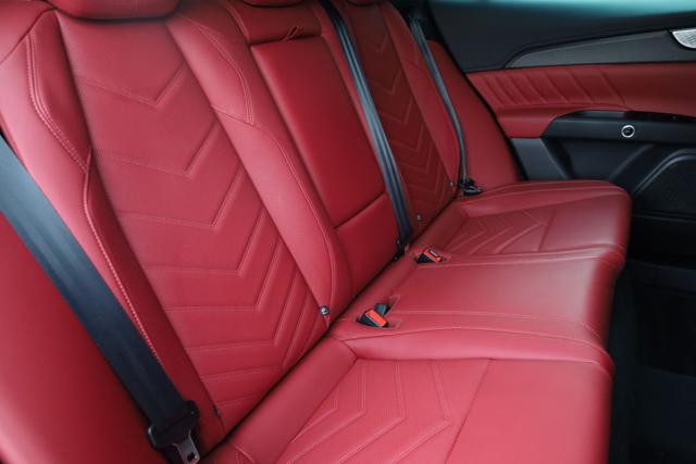 MASERATI Grecale usata, con Supporto lombare