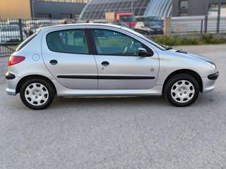 PEUGEOT 206 usata, con Alzacristalli elettrici