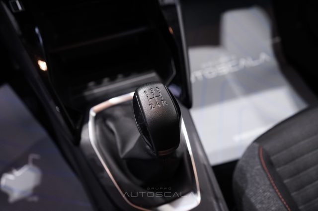 PEUGEOT 208 usata, con Controllo elettronico della corsia