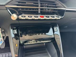 PEUGEOT 208 usata, con Lettore CD