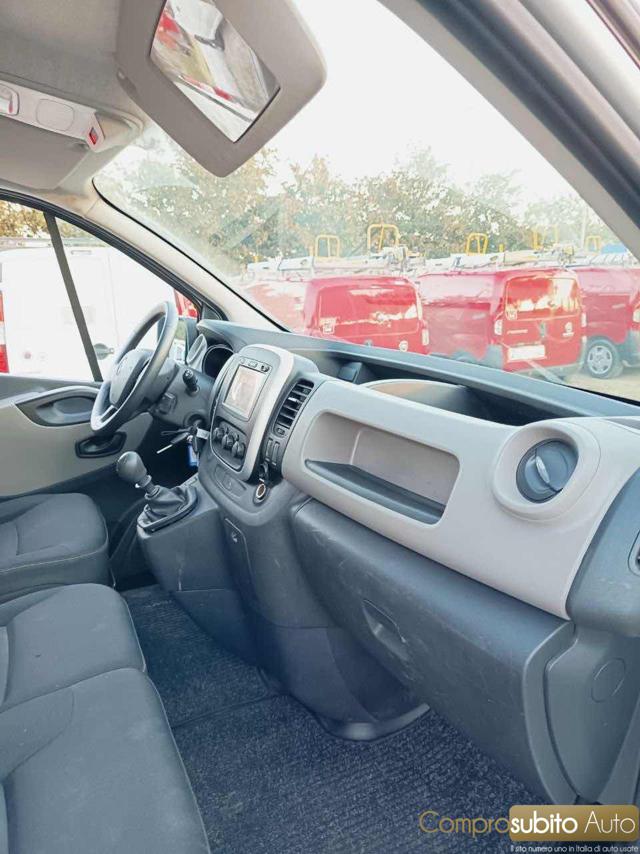 RENAULT Trafic usata 11