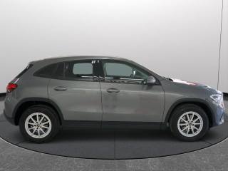 MERCEDES-BENZ GLA 180 usata, con Telecamera per parcheggio assistito