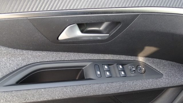 PEUGEOT 3008 usata 56