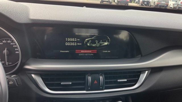 ALFA ROMEO Stelvio usata, con Leve al volante