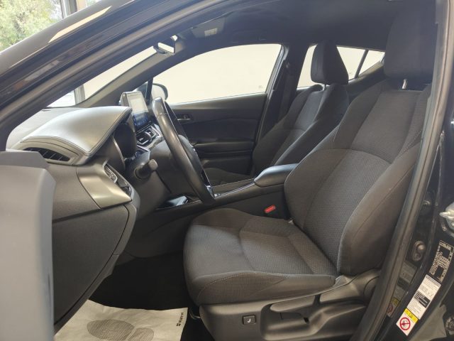 TOYOTA C-HR usata, con Controllo automatico clima