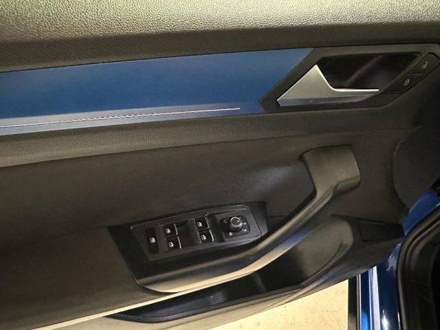 VOLKSWAGEN T-Roc usata, con Touch screen