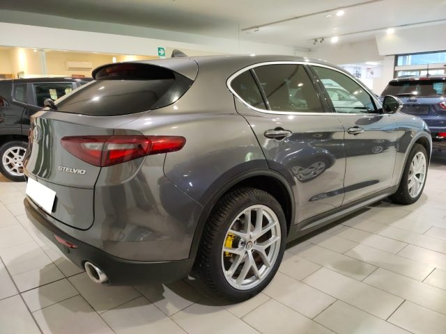 ALFA ROMEO Stelvio usata, con Alzacristalli elettrici