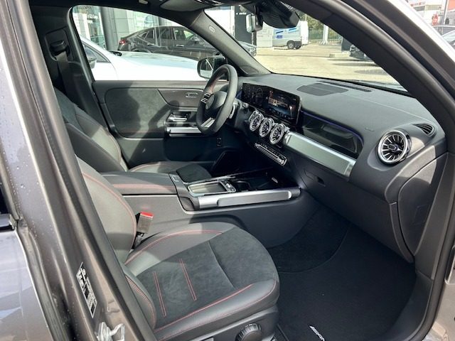 MERCEDES-BENZ GLB 200 usata, con Chiusura centralizzata