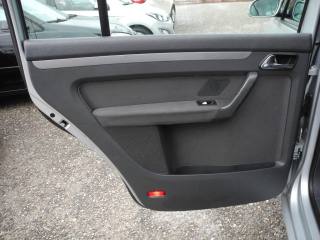 VOLKSWAGEN Touran usata 42