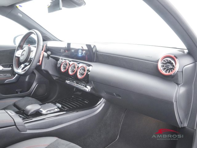 MERCEDES-BENZ CLA usata 11