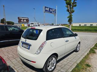 LANCIA Ypsilon usata, con Autoradio