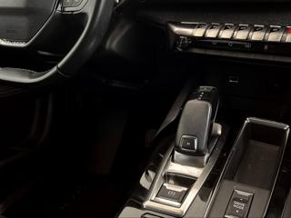 PEUGEOT 3008 usata, con Leve al volante