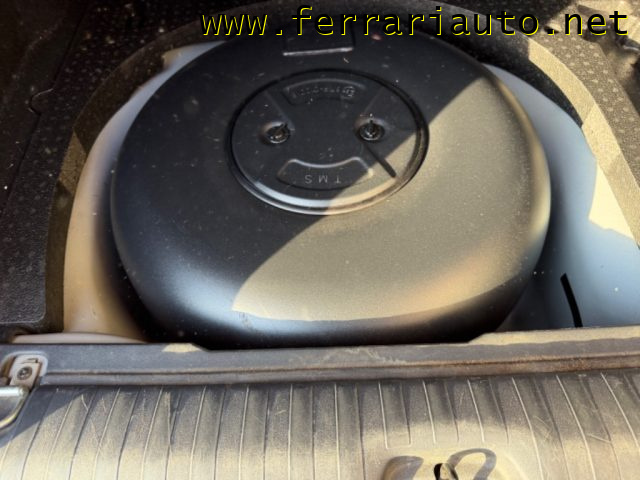 PEUGEOT 2008 usata, con Sedile posteriore sdoppiato